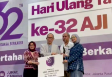 Pesta Babi documentary wins both Udin and Tasrif awards for ‘injustice’ storytelling Producer Victor Mambor of the documentary Pesta Babi (Pig Feast): Colonialism in Our Time accepts the award on behalf of the production team