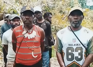 Yahukimo tribal chief Alpius Yallak makes a statement on the massacre