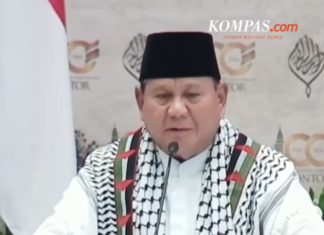 Indonesia's President Prabowo speaking dressed in a keffiyeh