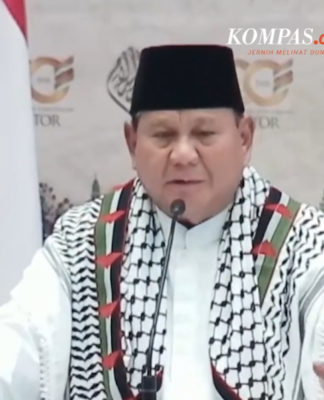 Indonesia's President Prabowo speaking dressed in a keffiyeh