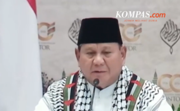 Indonesia's President Prabowo speaking dressed in a keffiyeh