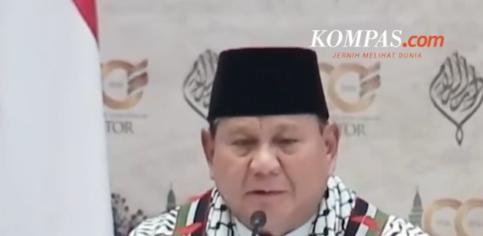 Indonesia's President Prabowo speaking dressed in a keffiyeh