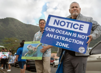 Earthjustice attorney David Henkin (left) and Rudy Bartley, a member of the nonprofit groups Faasao Amerika Samoa and Puipui Measina a Amerika Samoa