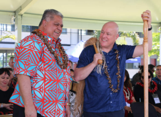 Samoan Prime Minister La'auli and New Zealand's Christopher Luxon in Apia