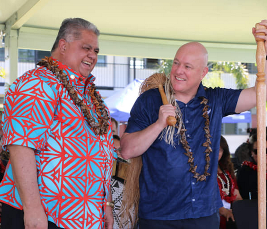 Samoan Prime Minister La'auli and New Zealand's Christopher Luxon in Apia