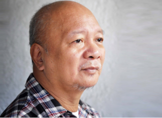 Veteran Filipino investigative journalist Philip Lustre